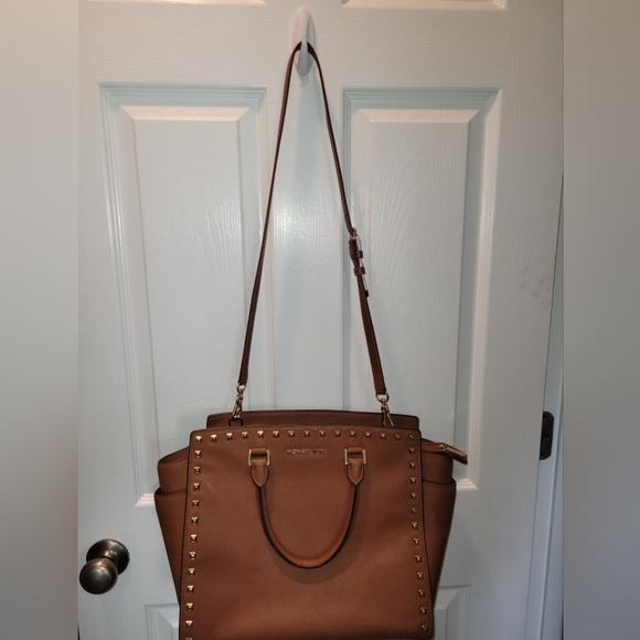 Michael Kors studded tote bag - Picture 10 of 16